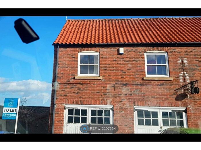 2 Bedroom Flat To Rent In Rainbow Close, Thorne, Doncaster, DN8