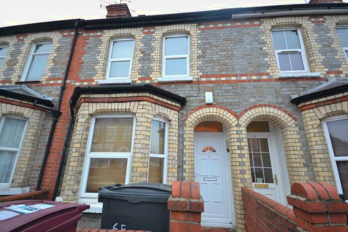6 Bedroom Terraced House To Rent In Grange Avenue, Reading, Berkshire, RG6