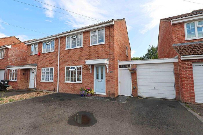 3 Bedroom Semi-Detached House For Sale In Braikenridge Close, Clevedon, BS21