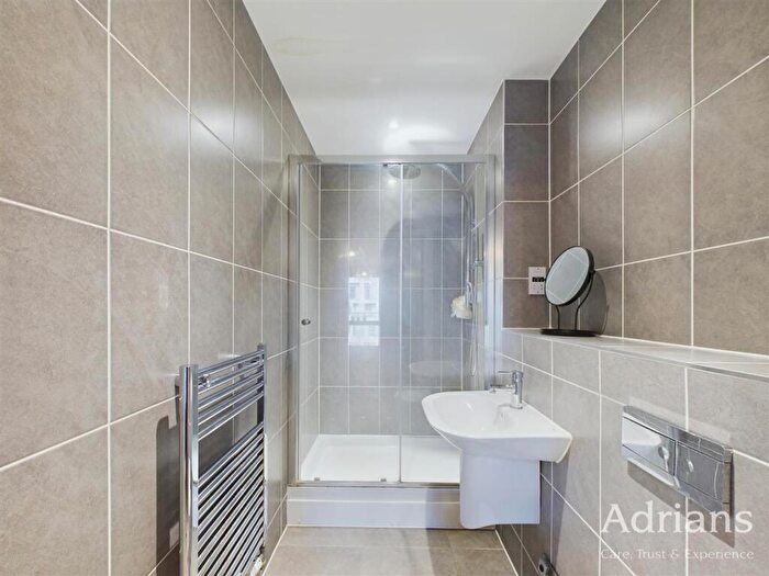2 Bedroom Flat For Sale In Dunn Side, Chelmsford, CM1