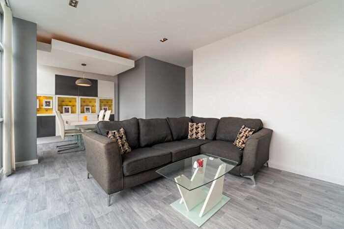 3 Bedroom Flat For Sale In Granville Street, Birmingham, West Midlands, B1