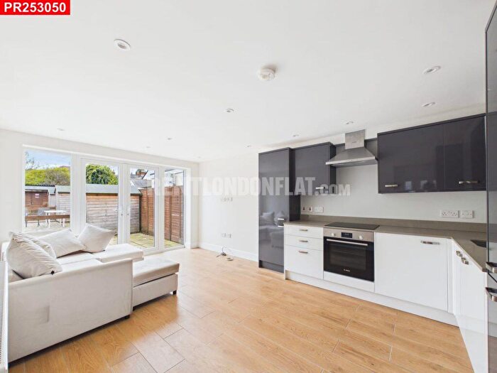 1 Bedroom Flat To Rent In Windlesham – Bedroom Flat, GU20