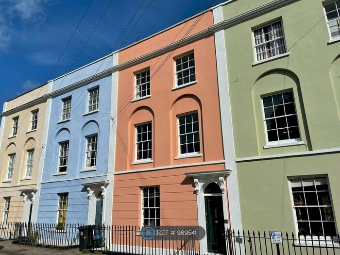 4 Bedroom Terraced House To Rent In Fremantle Square, Bristol, BS6
