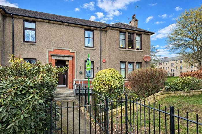 2 Bedroom Flat For Sale In Fleming Gardens North, Dundee, Angus, DD3