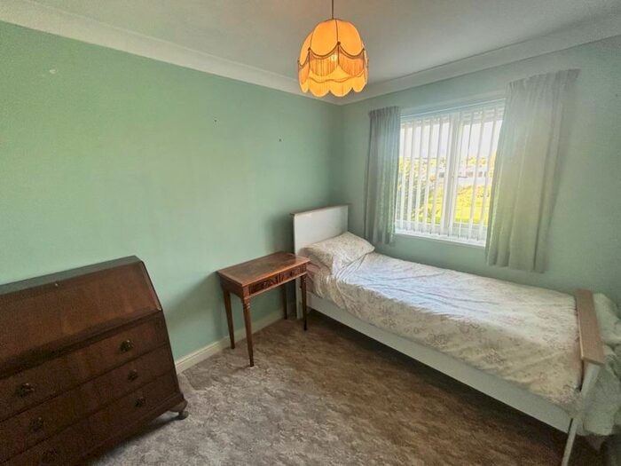 2 Bedroom Flat For Sale In Rhos Promenade, Rhos On Sea, Colwyn Bay, LL28