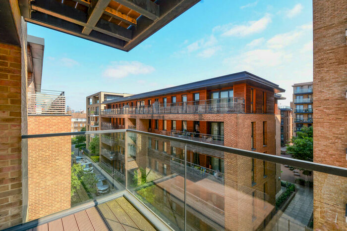 1 Bedroom Apartment To Rent In Maple Quays, Canada Water, SE16