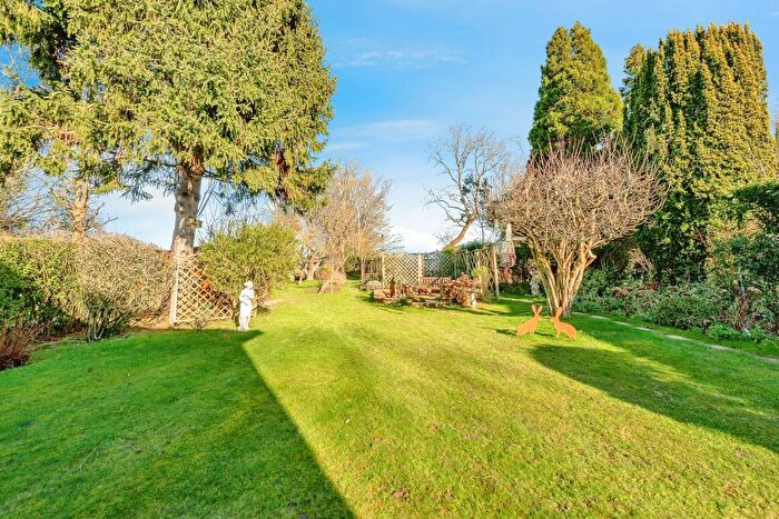3 Bedroom Detached House For Sale In Borers Arms Road, Copthorne, Crawley, RH10