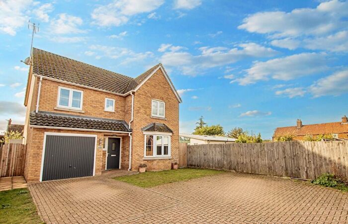 4 Bedroom Detached House For Sale In The Old Coal Yard, Snettisham, PE31