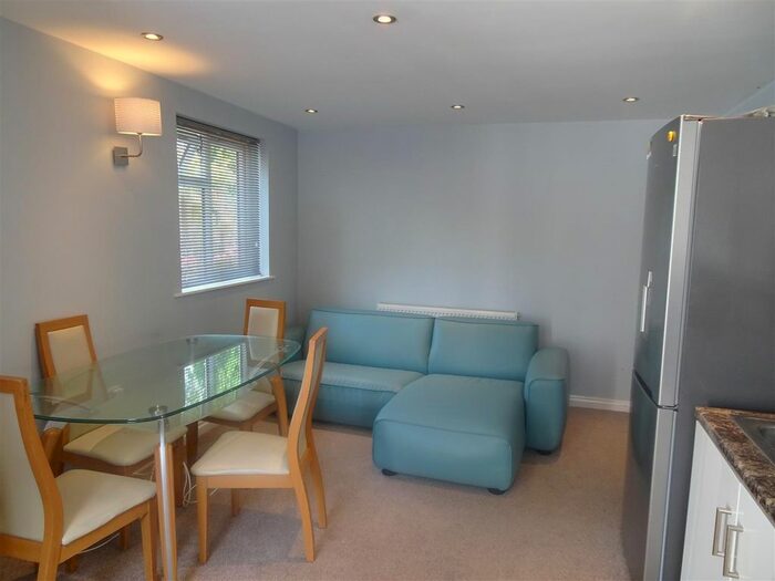 2 Bedroom Flat To Rent In Mount Grove, Edgware, HA8
