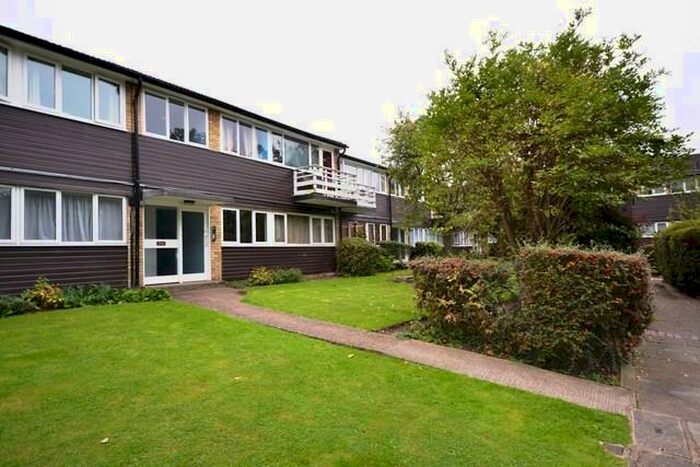 2 Bedroom Flat To Rent In Park Gate, East Finchley, N2