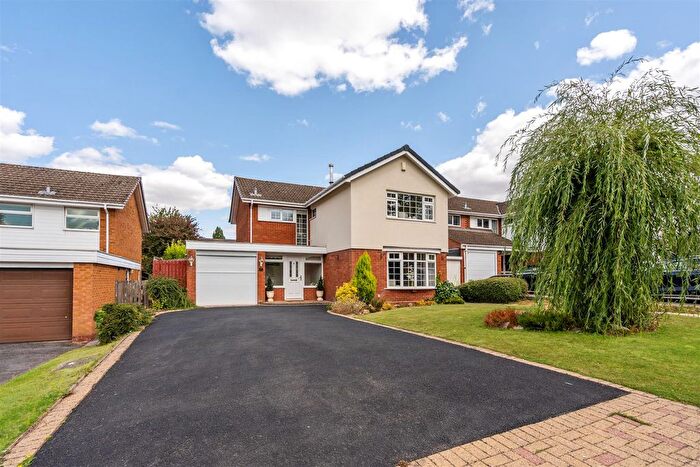 4 Bedroom Detached House For Sale In Whitefields Crescent, Solihull, B91