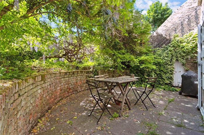 2 Bedroom Apartment To Rent In Highbury New Park, Highbury, N5