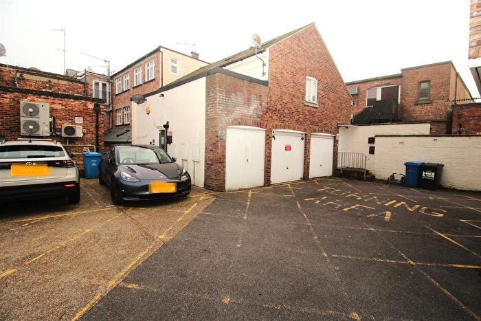 2 Bedroom Flat To Rent In Hill Street, Poole, BH15