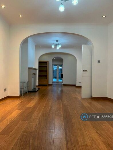 3 Bedroom Terraced House To Rent In Southbourne Gardens, Ilford, IG1