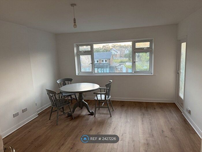 2 Bedroom Flat To Rent In Riverside Gardens, Berkhamsted, HP4