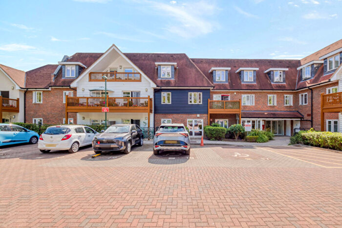 2 Bedroom Apartment For Sale In Mickleham Gardens, Sutton, SM3