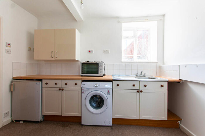 Apartment To Rent In Whaddon Drive, Cheltenham, GL52