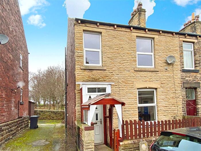 3 Bedroom End Terrace House To Rent In Arnold Street, Liversedge, West Yorkshire, WF15