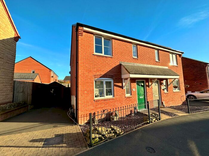 3 Bedroom Semi-Detached House To Rent In Mill Farm Drive, Tibshelf, Alfreton, DE55