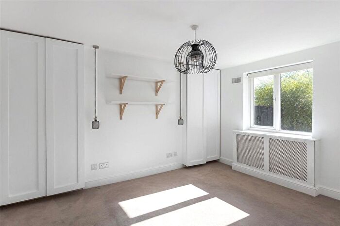 2 Bedroom Flat To Rent In Oakfield Road, London, SE20