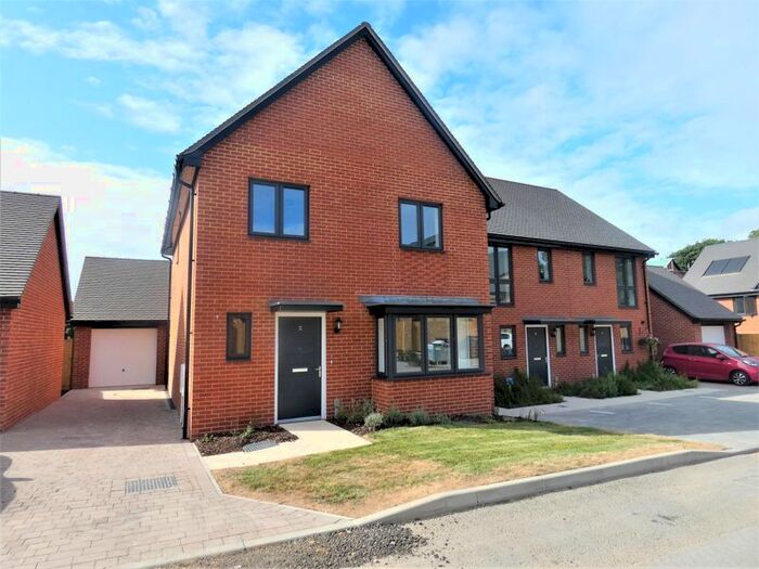 4 Bedroom Detached House To Rent In Waterclose Way, Whiteley, Fareham, PO15