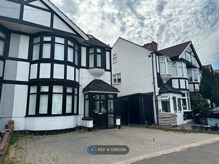 5 Bedroom Terraced House To Rent In Greystone Gardens, Ilford, IG6