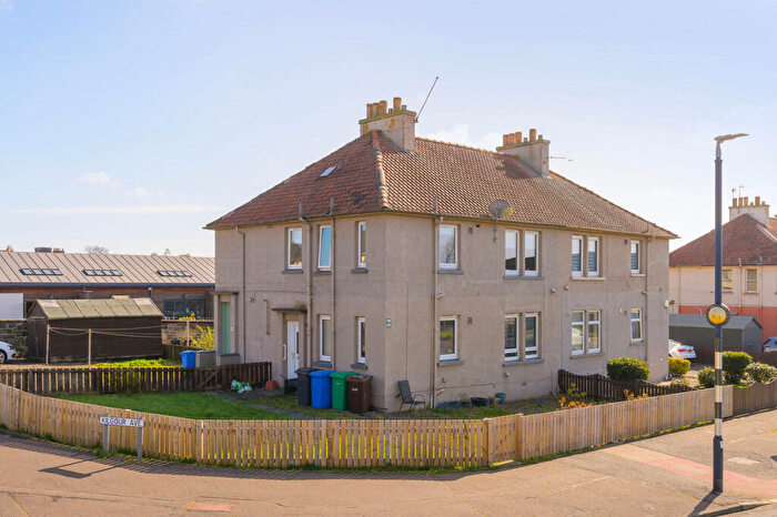 2 Bedroom Flat For Sale In Beatty Crescent, Kirkcaldy, KY1