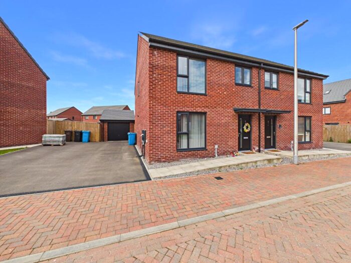 4 Bedroom Semi-Detached House For Sale In Pasture Lane, Kingswood, Hull, East Riding Of Yorkshire, HU7