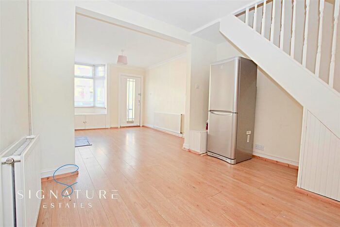 2 Bedroom Property To Rent In Sotheron Road, Watford, WD17