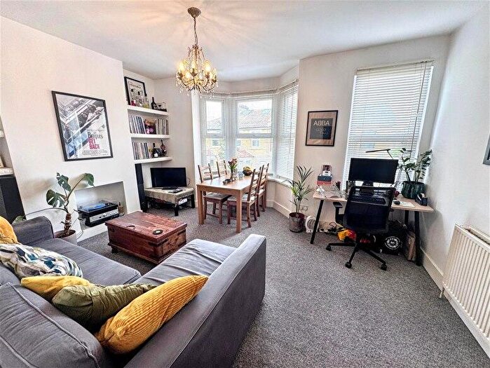 2 Bedroom Flat To Rent In St Georges Road, Leyton, E10
