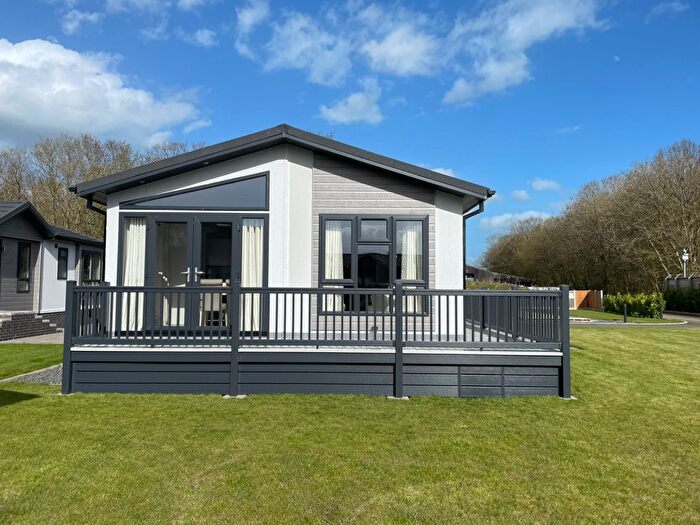 2 Bedroom Caravan For Sale In Hathaway Park, Gatenby, Northallerton, North Yorkshire, DL7