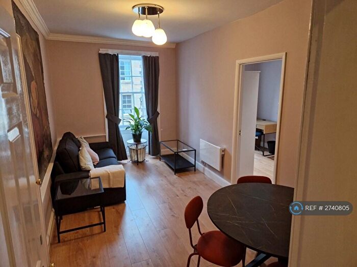2 Bedroom Flat To Rent In Buccleuch Street, Edinburgh, EH8