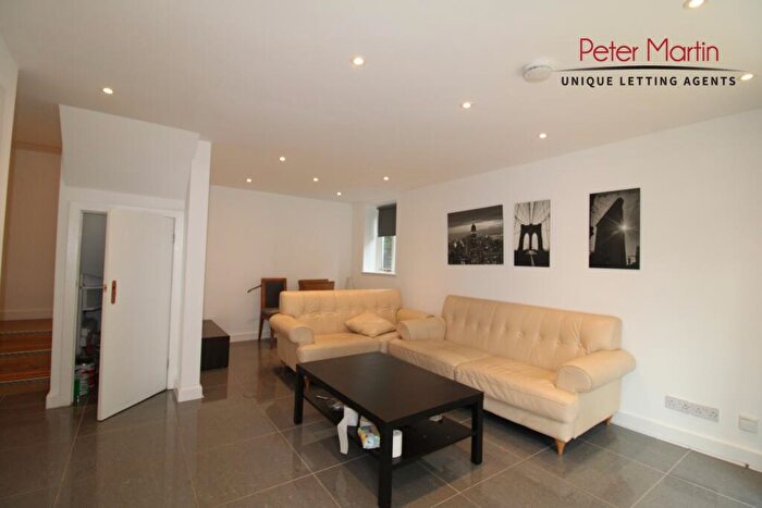 2 Bedroom Apartment To Rent In Millway, Mill Hill, NW7