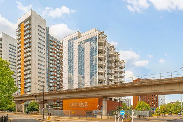 1 Bedroom Flat For Sale In Blackwall Way, London, E14