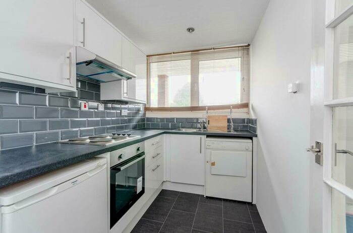 2 Bedroom Maisonette To Rent In Sylvan Road, Crystal Palace, London, SE19
