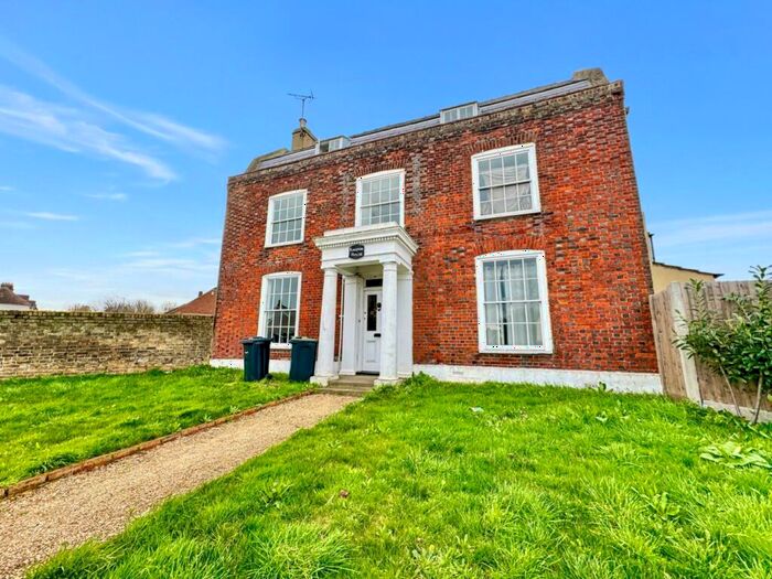 5 Bedroom Detached House To Rent In Old Perry Street, Northfleet, Gravesend, Kent, DA11