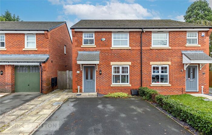 3 Bedroom Semi Detached House For Sale In Ginnell Farm Avenue, Burndedge, Rochdale, Greater Manchester, OL16