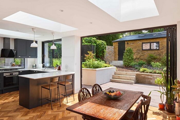 4 Bedroom Terraced House To Rent In Archway Road, Highgate, N6