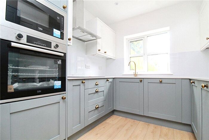 2 Bedroom Maisonette To Rent In Grenaby Road, Croydon, CR0