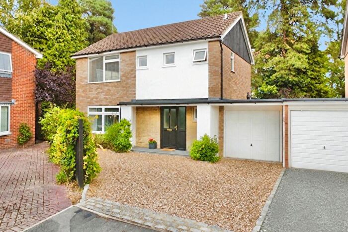 4 Bedroom Detached House For Sale In Long Mickle, Sandhurst, Berkshire, GU47