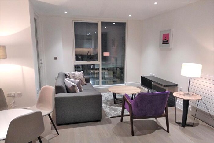 1 Bedroom Apartment To Rent In Queenshurst Square, KT2