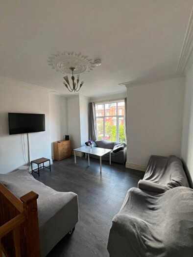 8 Bedroom Terraced House To Rent In Brudenell Avenue, Hyde Park, Leeds, LS6
