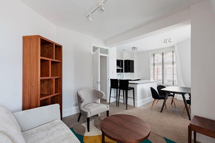 1 Bedroom Flat To Rent In Charing Cross Road, Covent Garden, WC2H