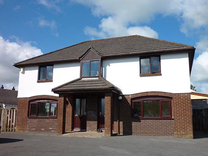 2 Bedroom Ground Maisonette To Rent In Flat Langdon, EX22