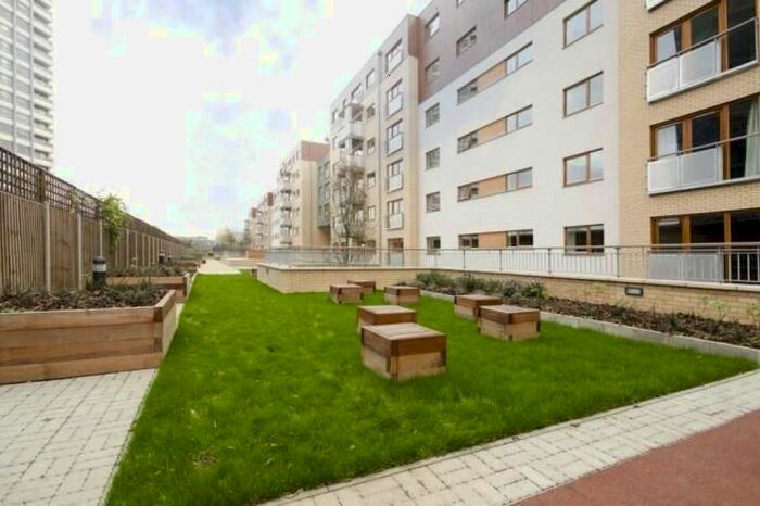 2 Bedroom Flat To Rent In Pryce House, Campbell Road, Mile End, Bow, London, E3