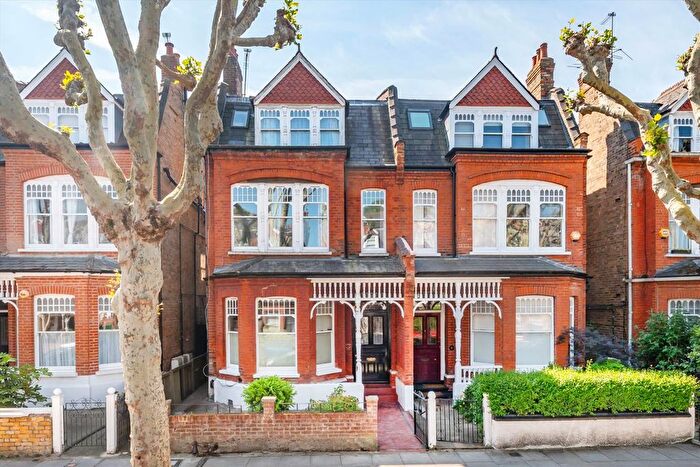 1 Bedroom Flat To Rent In Kings Avenue, London, N10