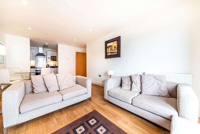 2 Bedroom Flat For Sale In Mercury House, London, E16