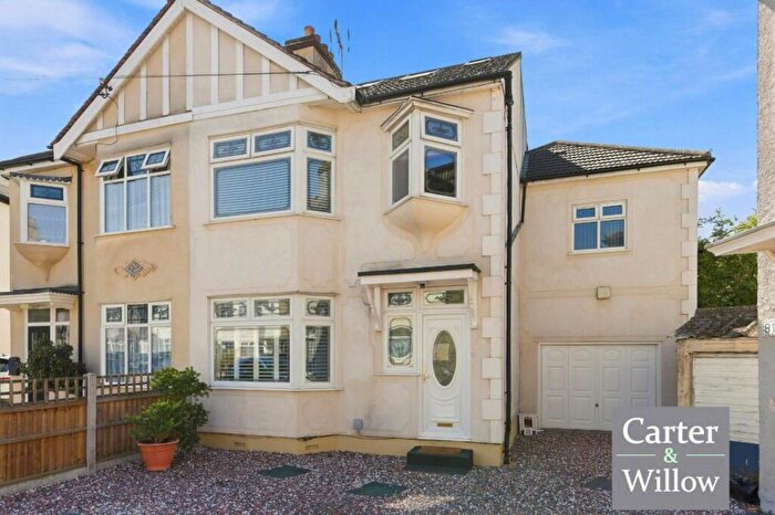 6 Bedroom Semi-Detached House For Sale In Surrey Road, Dagenham, RM10