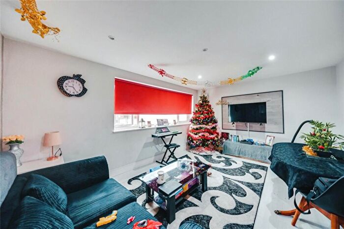 2 Bedroom Flat For Sale In Nuding Close, London, SE13