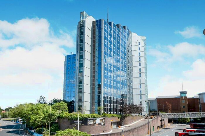 1 Bedroom Apartment To Rent In Churchill Place, RG21